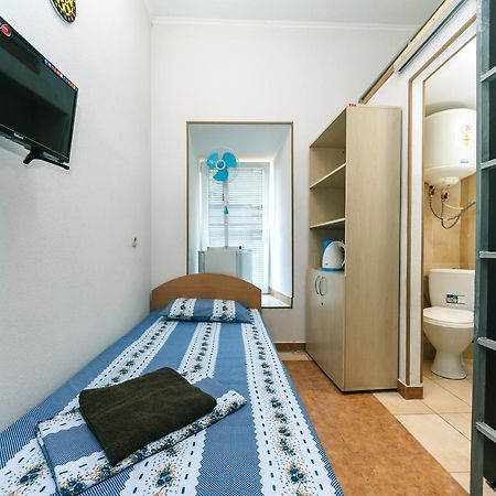 Small Room Near Independence Square 키예프 외부 사진