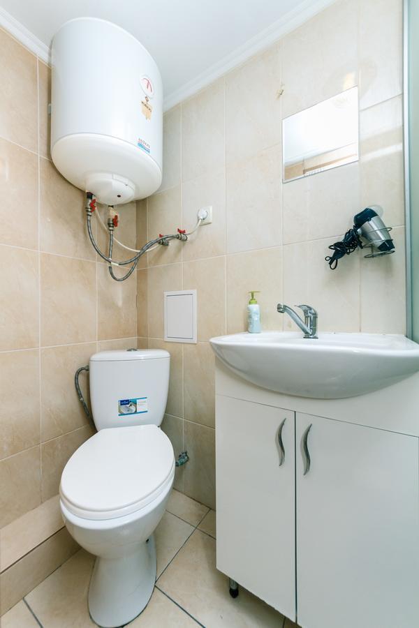 Small Room Near Independence Square 키예프 외부 사진