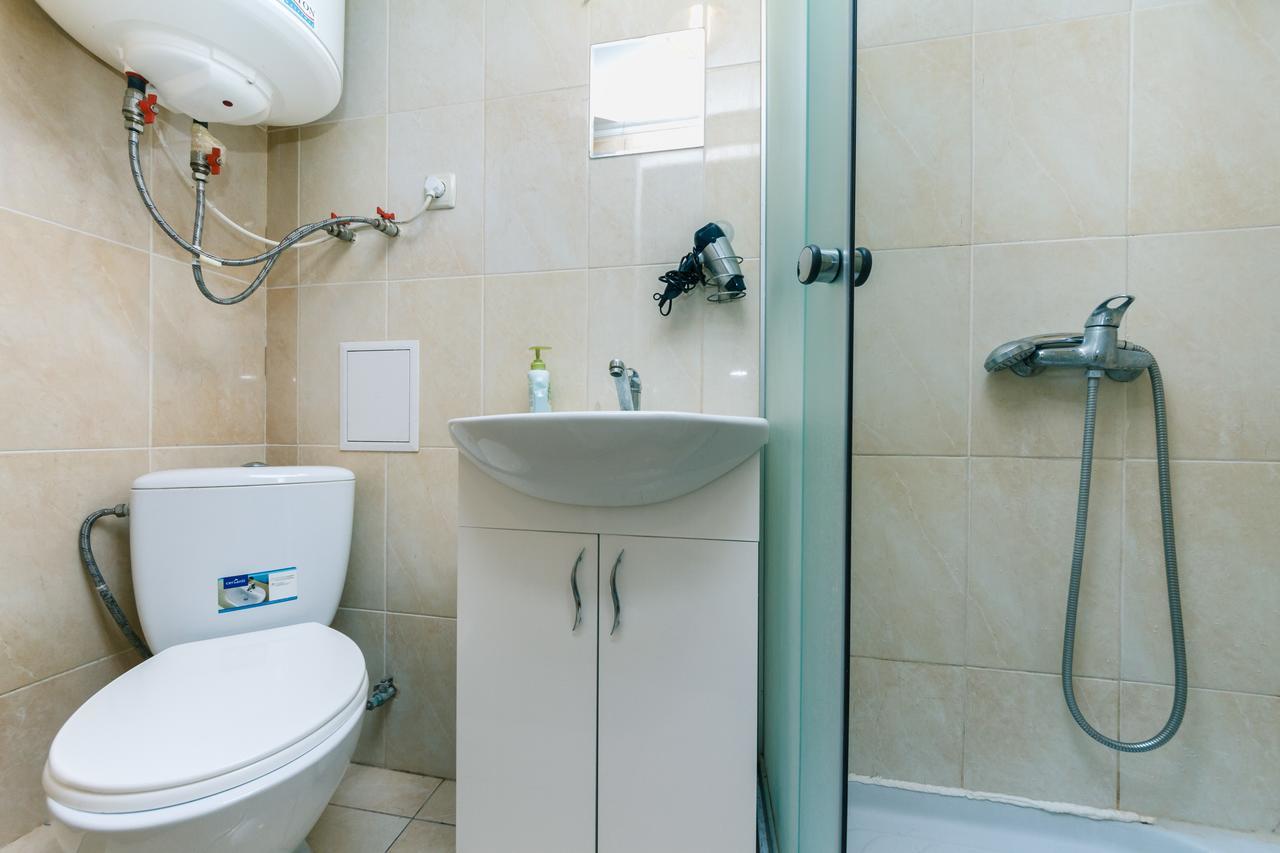 Small Room Near Independence Square 키예프 외부 사진