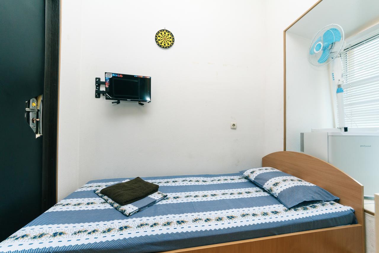 Small Room Near Independence Square 키예프 외부 사진