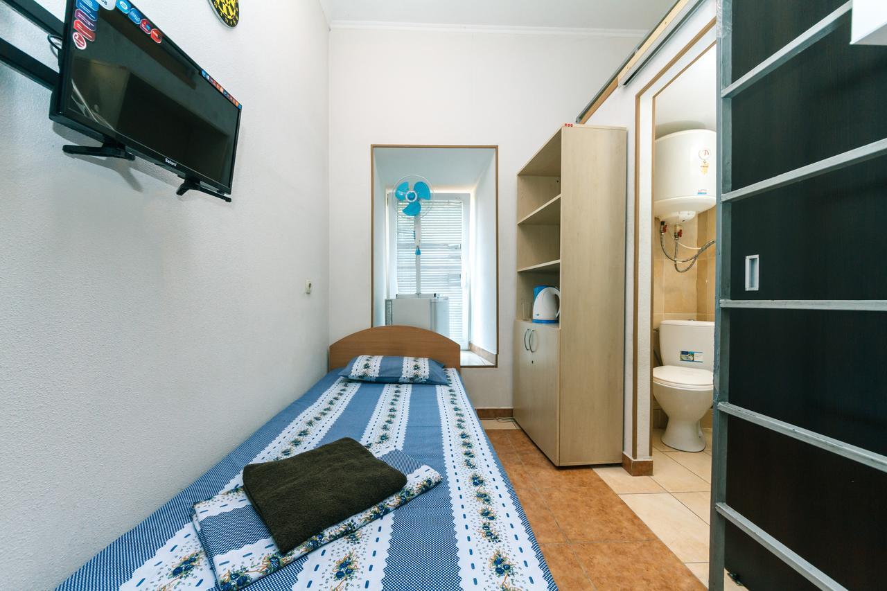 Small Room Near Independence Square 키예프 외부 사진